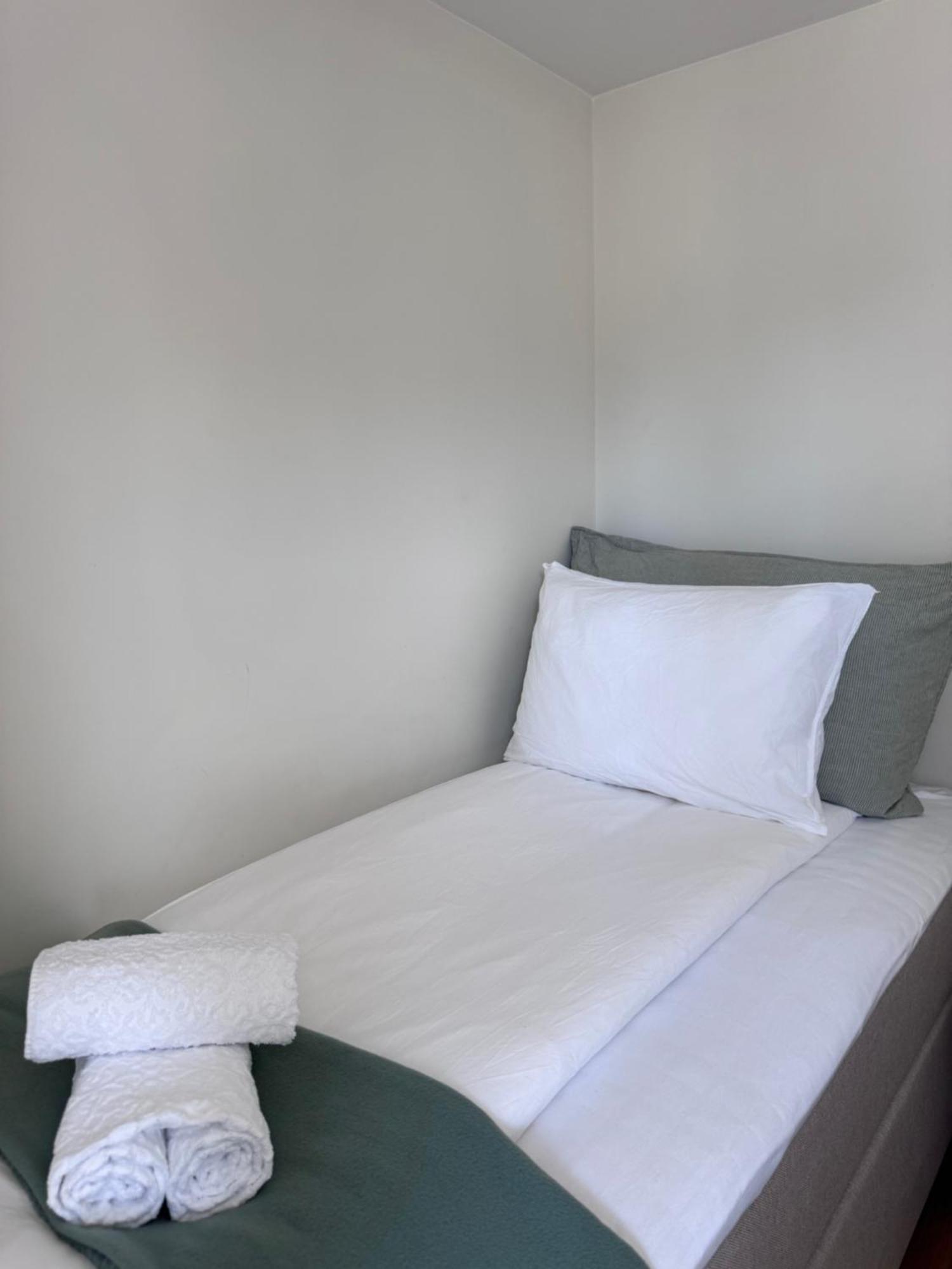 A Place To Stay Stavanger, Apartment 5 - Quality And Free Parking- Exterior photo